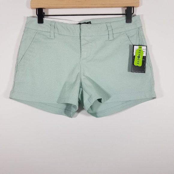 Volcom Pants - NWT Volcom Shorts Size 26